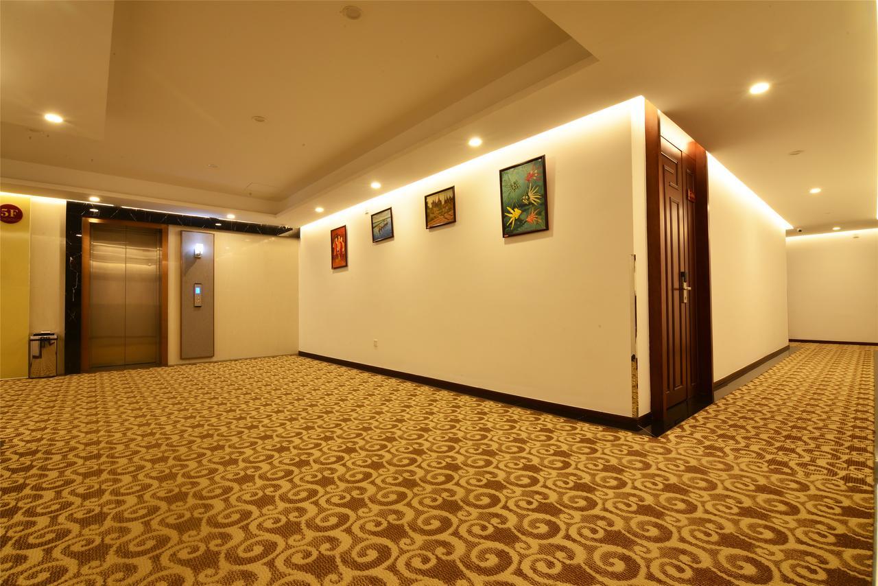 Royal Holiday Hotel Yangon Exterior photo
